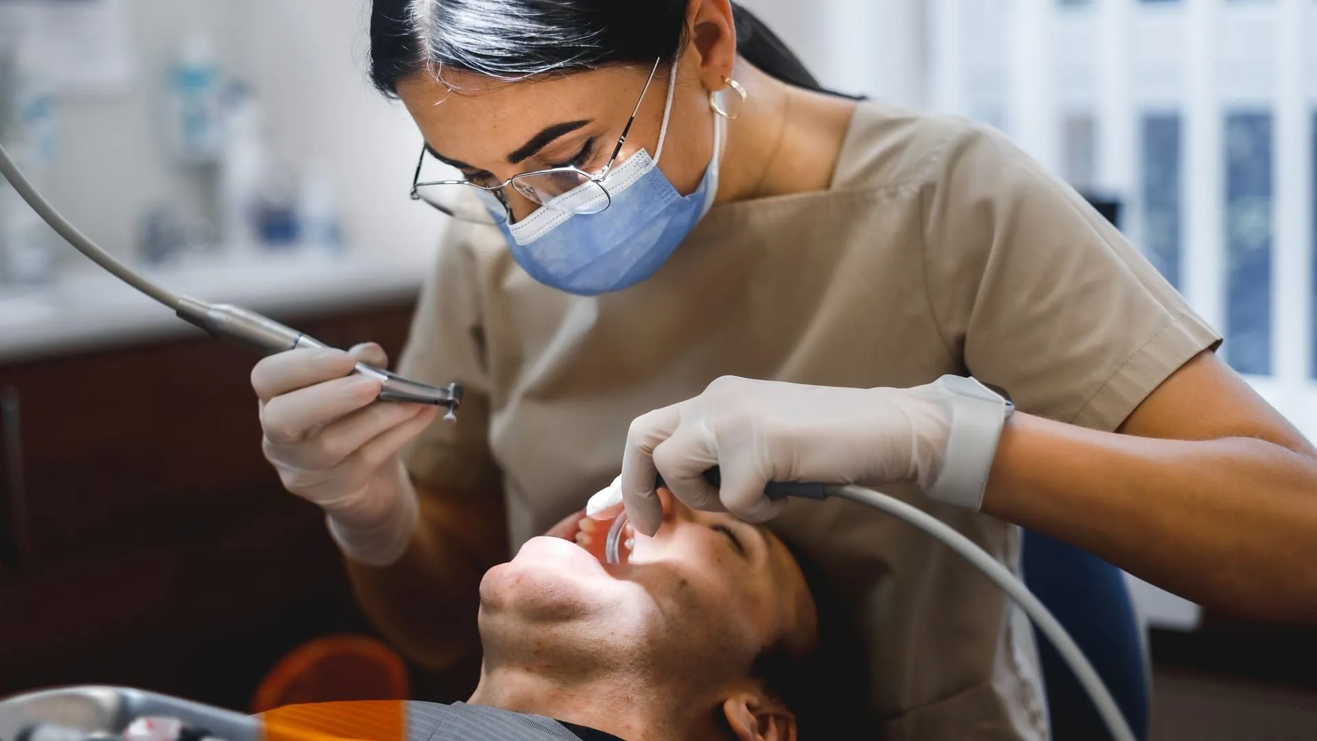 Denizli İmplant Tedavisi: Eksik Dişlere Kalıcı ve Doğal Çözüm | Dentist Denizli